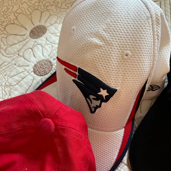 Assorted Hats Lot - Picture 9 of 14